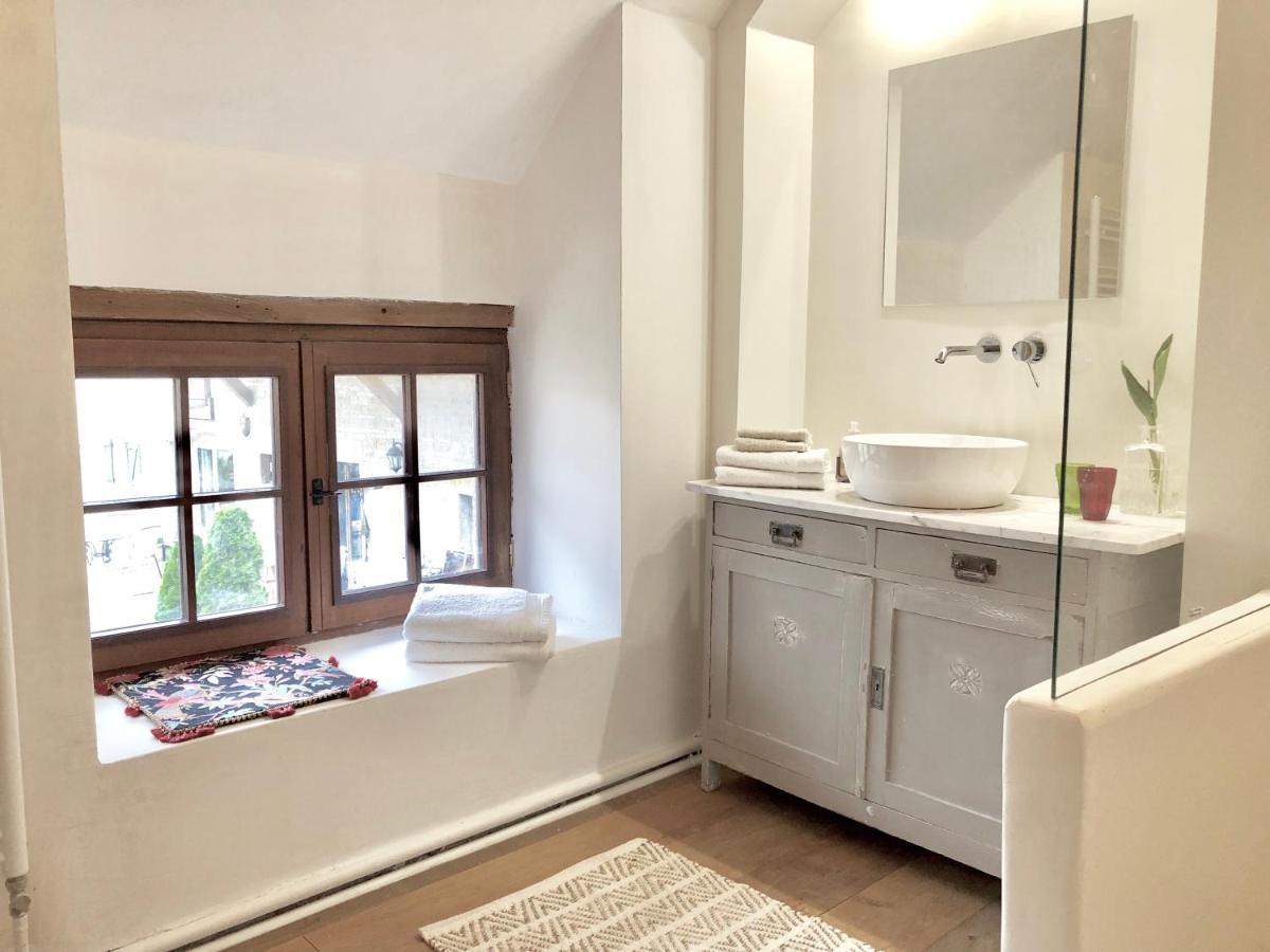 Gigny  La Cour Des Delices Bed & Breakfast エクステリア 写真