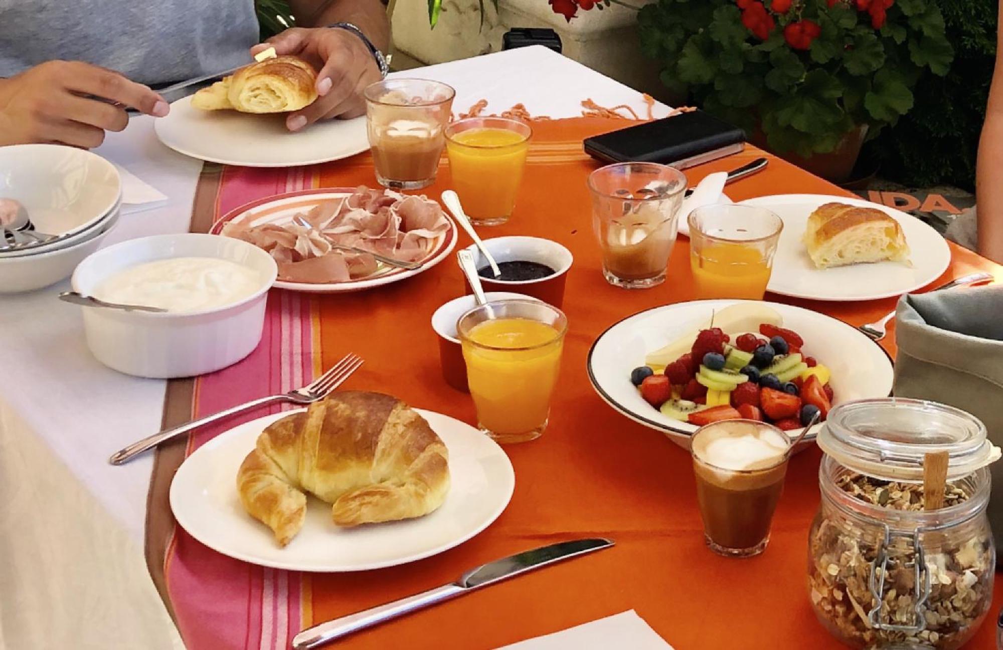 Gigny  La Cour Des Delices Bed & Breakfast エクステリア 写真
