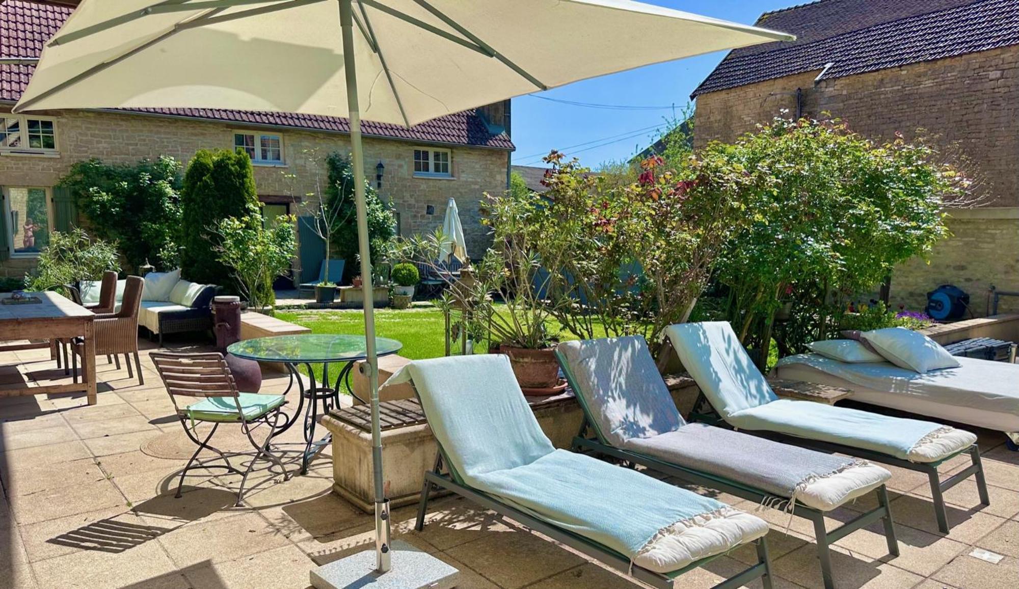 Gigny  La Cour Des Delices Bed & Breakfast エクステリア 写真