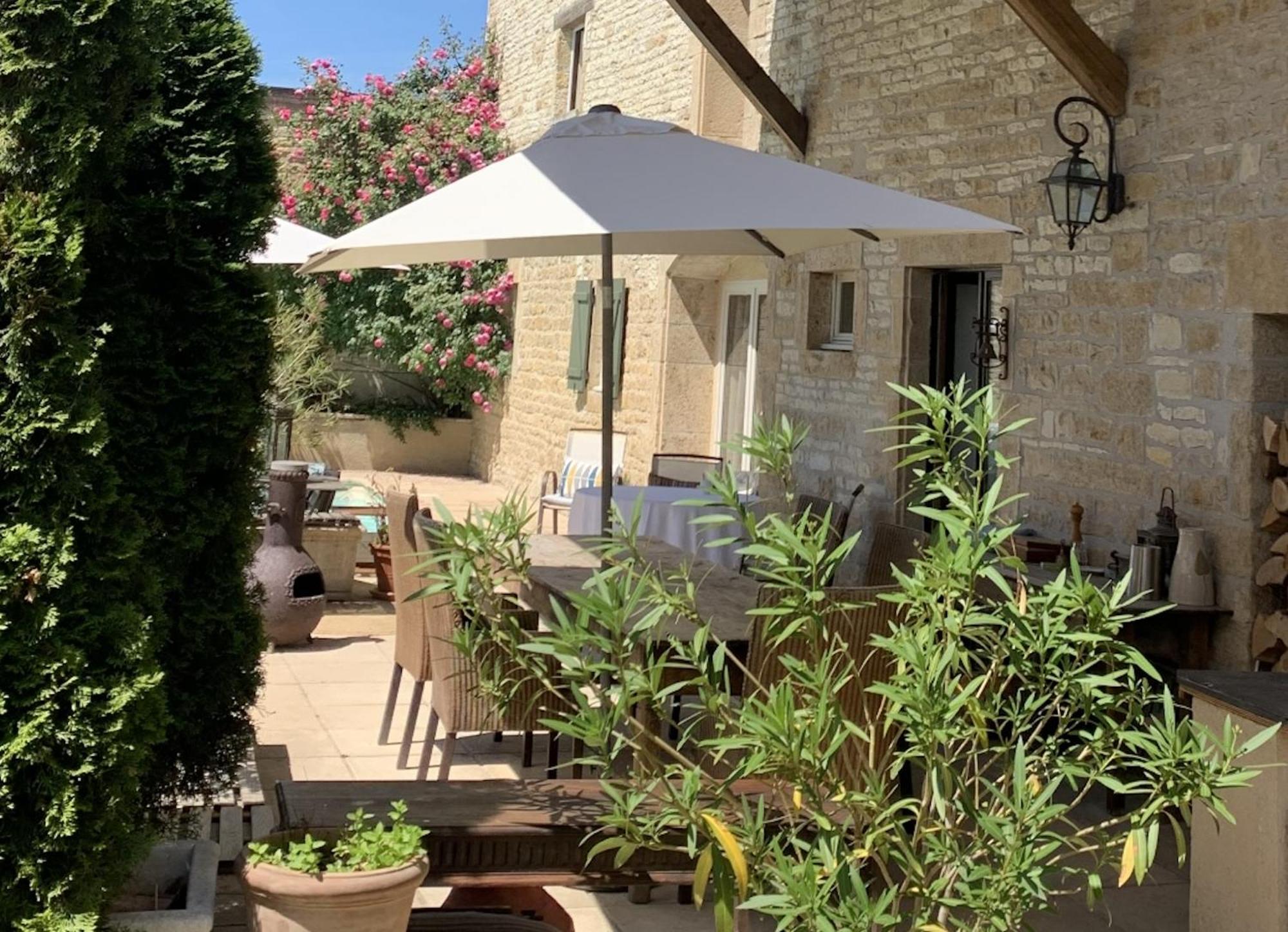 Gigny  La Cour Des Delices Bed & Breakfast エクステリア 写真